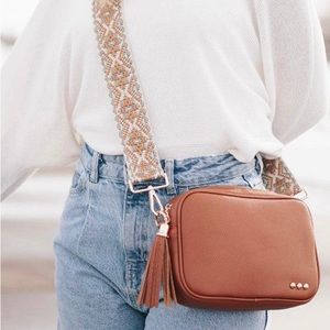 PS Crossbody Purse with gold detailing/cute strap